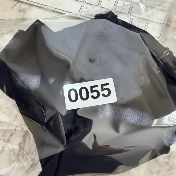 SKIMS BODY UNLINED PLUNGE BODYSUIT BD-THG-9105 Sz XS Shapewear Black Onyx 0055 - Picture 5 of 5